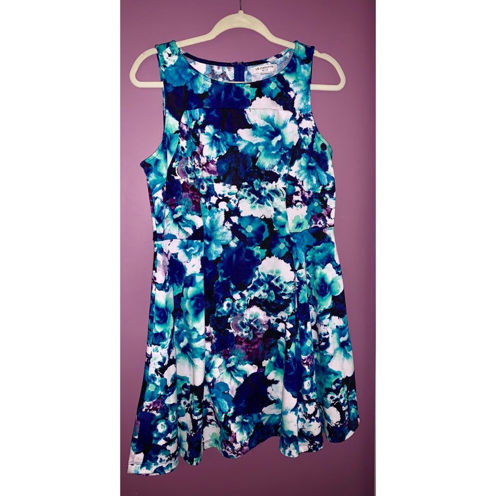 Gently used floral dress 🦋👗💎